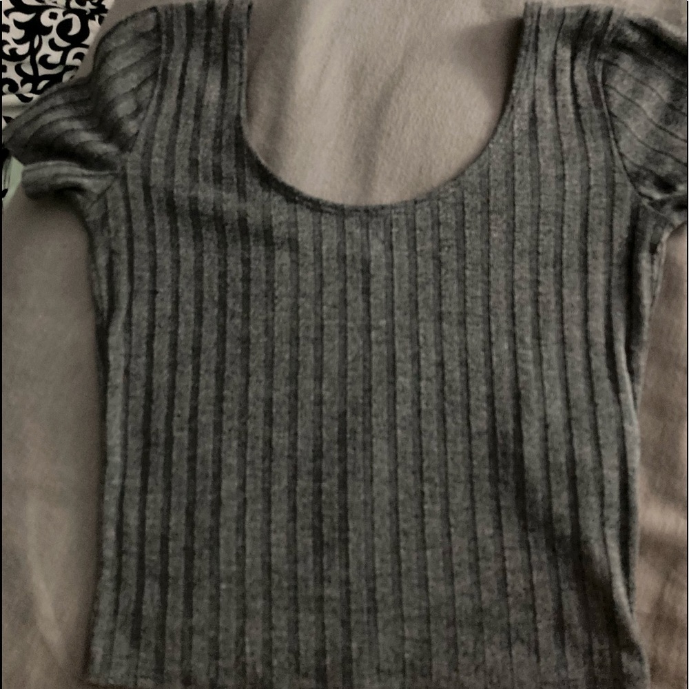 hollister cropped ribbed shirt